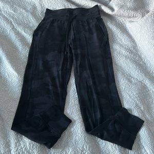 lululemon align camo joggers size 4